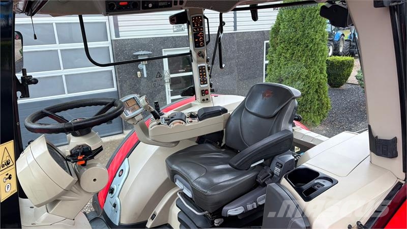 Massey Ferguson 8737 Dyna VT med frontlift. 트랙터