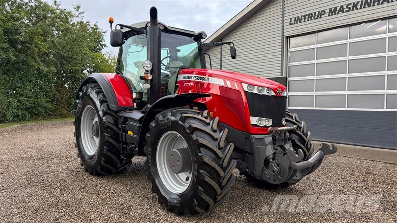 Massey Ferguson 8737 Dyna VT med frontlift. 트랙터