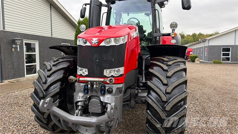 Massey Ferguson 8737 Dyna VT med frontlift. 트랙터