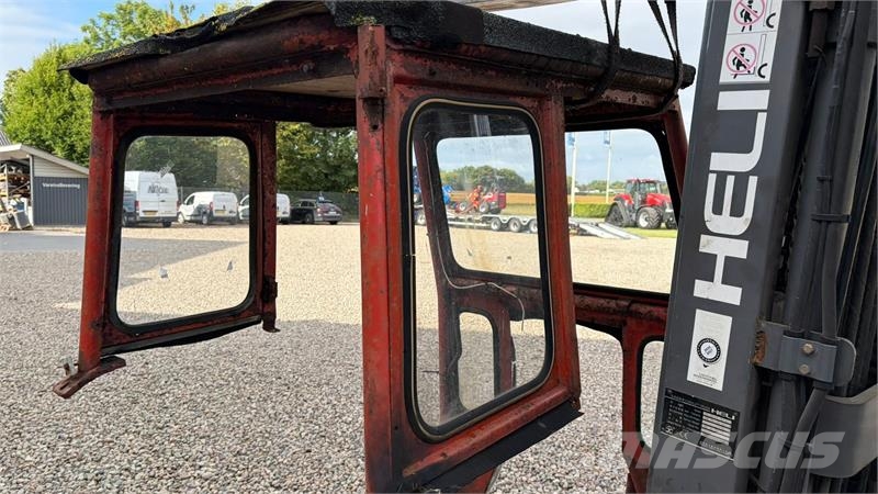 Massey Ferguson Sekura Kabine Kabine / Styrtbøjle som er afmontere ملحقات الحصادات