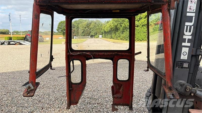 Massey Ferguson Sekura Kabine Kabine / Styrtbøjle som er afmontere ملحقات الحصادات