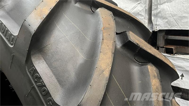 Mitas 650/75R32 Fabriksnye afmonterings dæk Pneus, rodas e aros