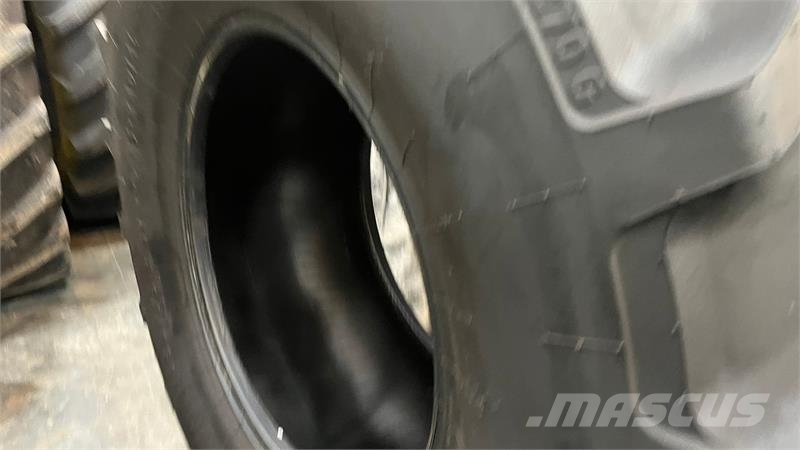 Mitas 650/75R32 Fabriksnye afmonterings dæk Pneus, rodas e aros