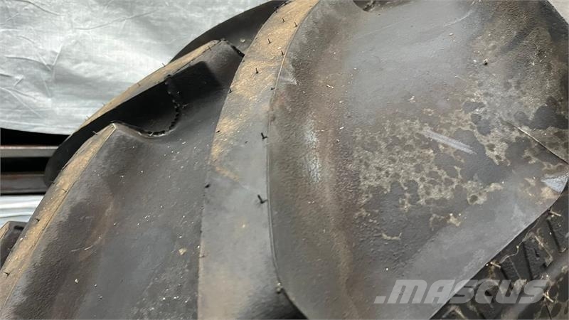 Mitas 650/75R32 Fabriksnye afmonterings dæk Pneus, rodas e aros