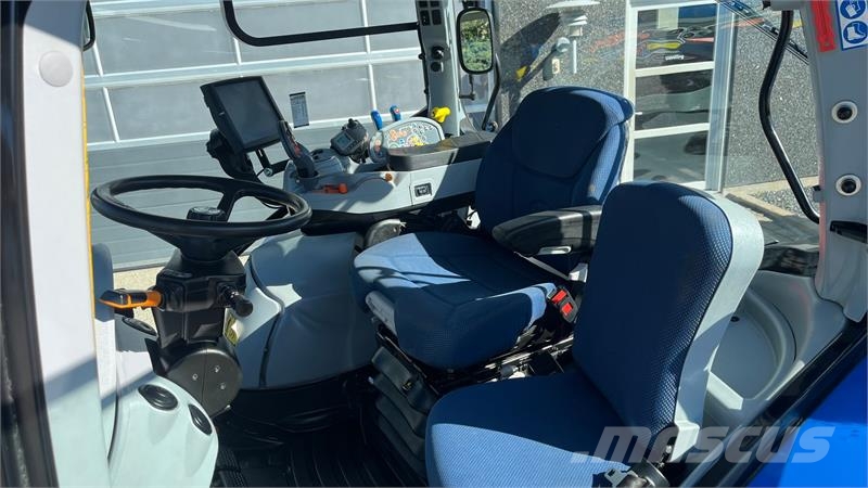 New Holland T6.145 AC Med frontlæsser Traktorid