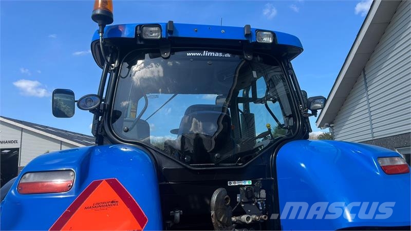 New Holland T7030 Med frontlift Trattori