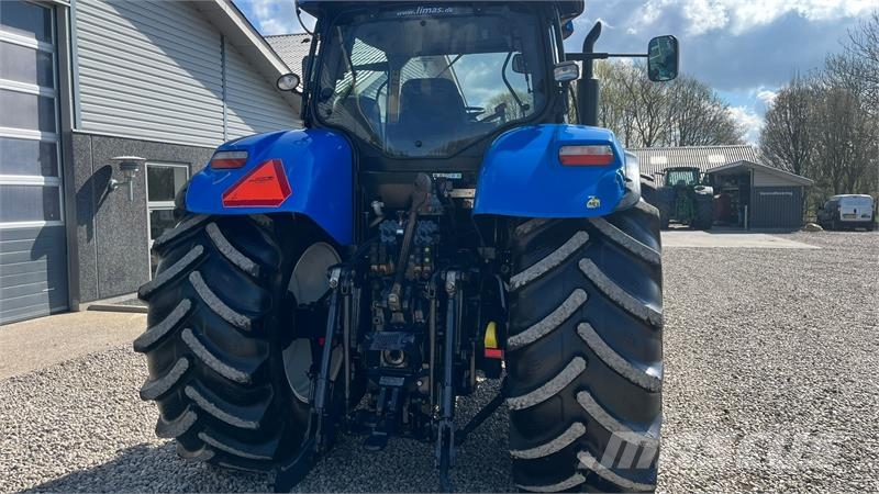 New Holland T7030 Med frontlift Trattori