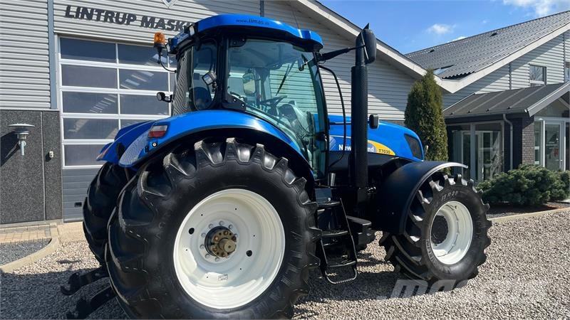 New Holland T7030 Med frontlift Trattori