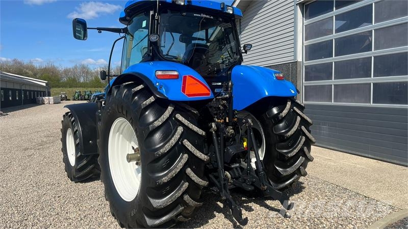 New Holland T7030 Med frontlift Trattori