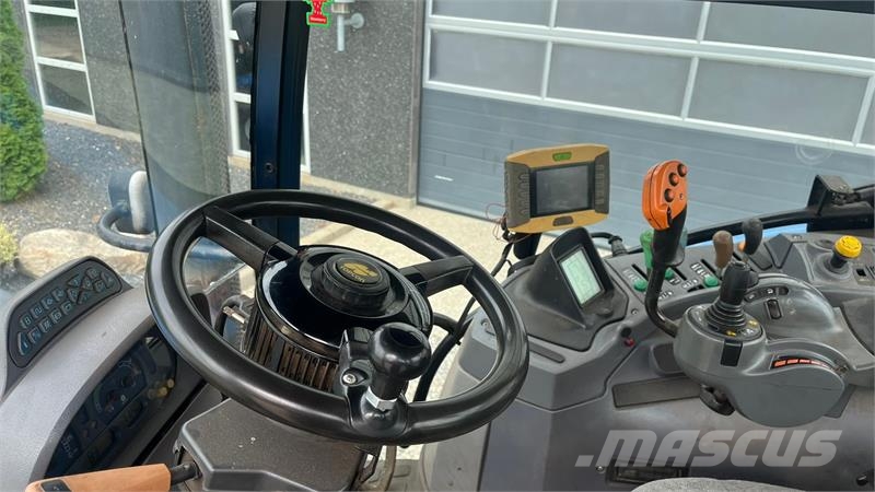 New Holland T7030 SS med frontlift Tractors