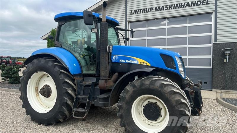 New Holland T7030 SS med frontlift Tractors