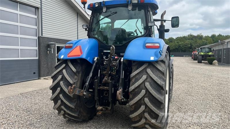New Holland T7030 SS med frontlift Tractors