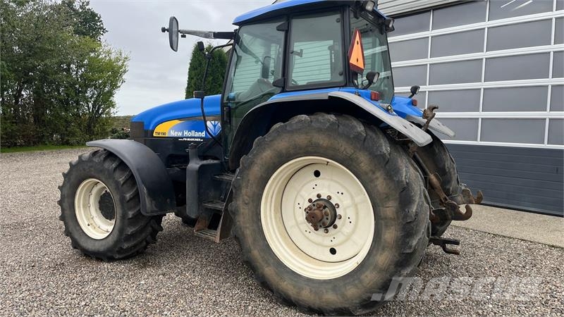 New Holland TM190 SS med frontlift Traktoren