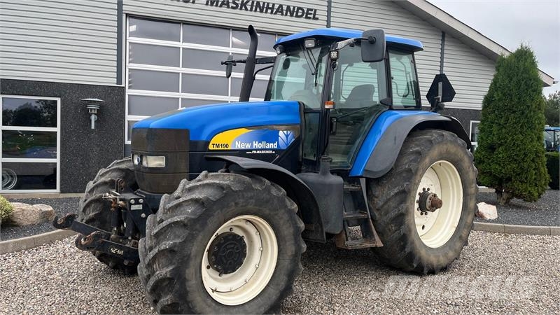 New Holland TM190 SS med frontlift Traktoren