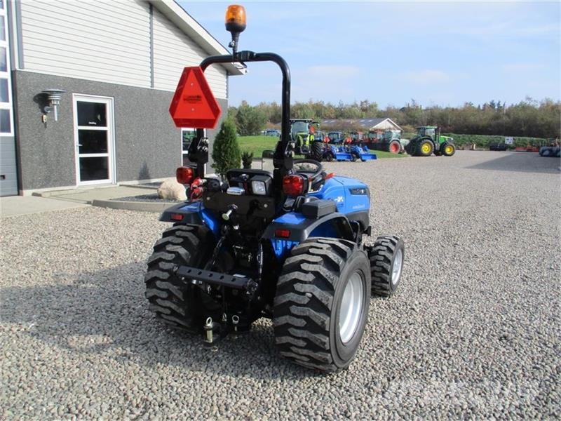 Solis 26 6+2 gearmaskine med Servostyrring og Industri h Traktorer