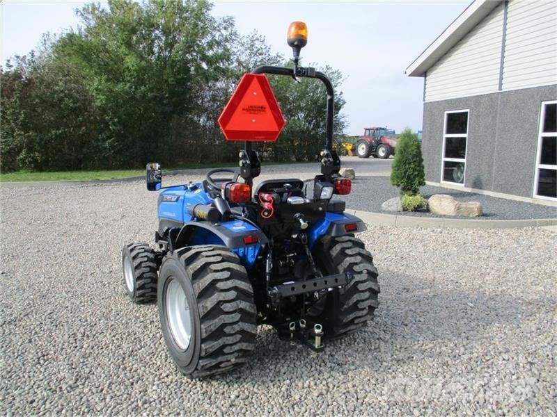 Solis 26 6+2 gearmaskine med Servostyrring og Industri h Traktorer
