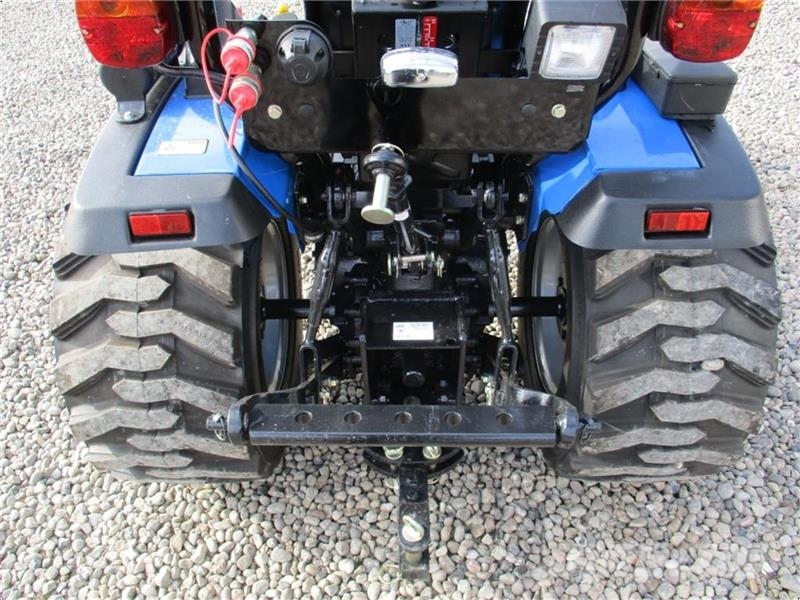 Solis 26 6+2 gearmaskine med Servostyrring og Industri h Traktorer
