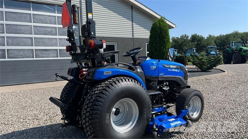 Solis 26 HST Hydrostat Turf hjul og klipperbord Traktory