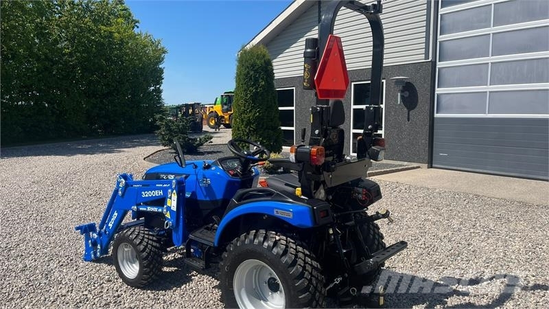 Solis H26 HST Med Frontlæsser og GardenPro dæk Traktoren