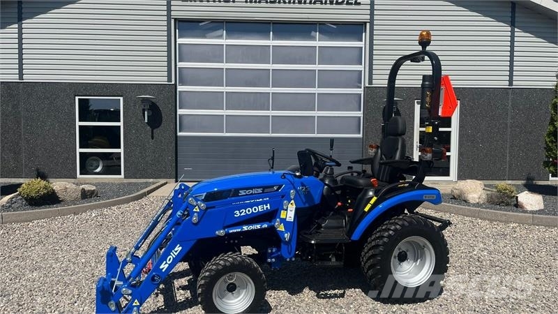 Solis H26 HST Med Frontlæsser og GardenPro dæk Traktoren
