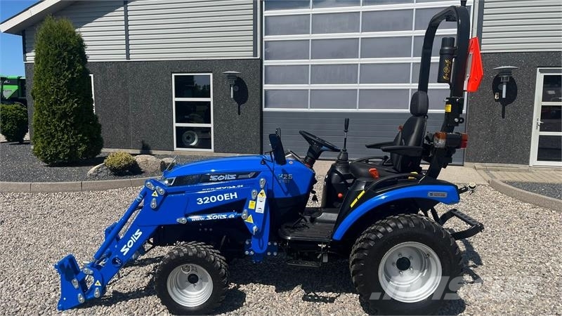 Solis H26 HST Med Frontlæsser og GardenPro dæk Traktoren