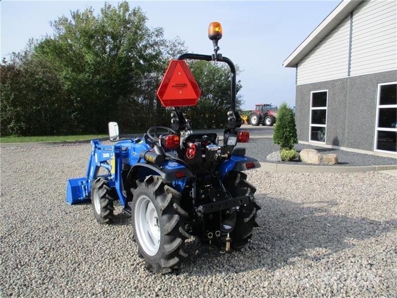 Solis S26 6+2 gearmaskine med Fuldhydraulisk frontlæsser Traktory