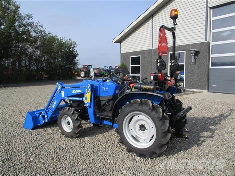 Solis S26 6+2 gearmaskine med Fuldhydraulisk frontlæsser Traktory