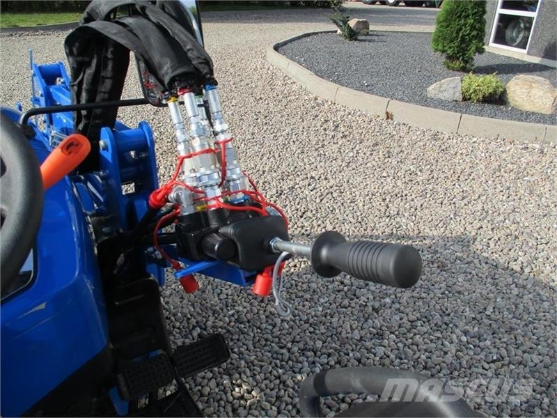 Solis S26 6+2 gearmaskine med Fuldhydraulisk frontlæsser Traktory