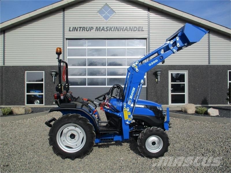 Solis S26 6+2 gearmaskine med Fuldhydraulisk frontlæsser Traktory