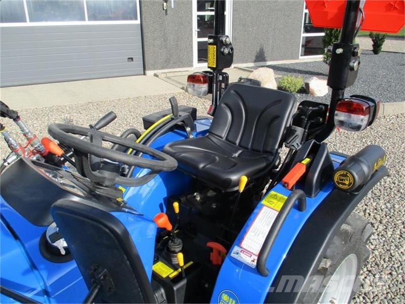 Solis S26 6+2 gearmaskine med Fuldhydraulisk frontlæsser Traktory