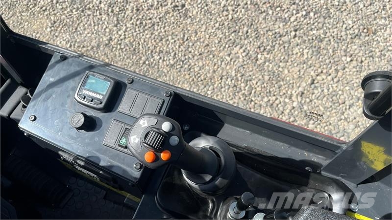Thaler 2438L DPF Kabine og brede hjul Mini utovarivači