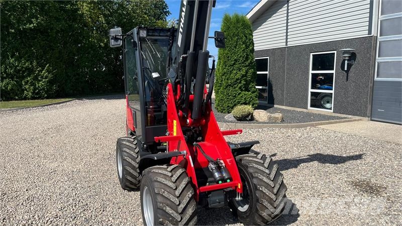Thaler 2838T DPF  teleskoparm, kabine og brede hjul Mini iekrāvēji