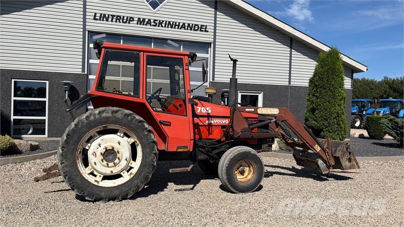 Valmet 705 Med Turbo og frontlæsser Tratores Agrícolas usados