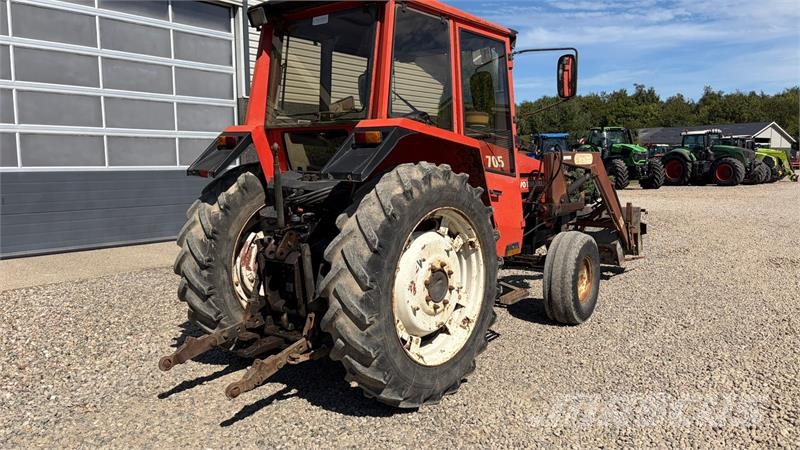 Valmet 705 Med Turbo og frontlæsser Tratores Agrícolas usados