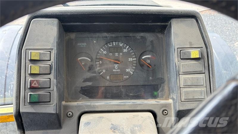 Valmet 8050 Delta Powershift الجرارات