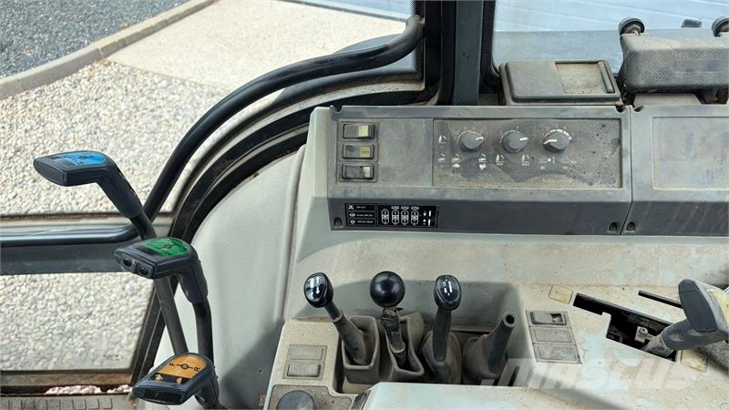 Valmet 8050 Delta Powershift الجرارات