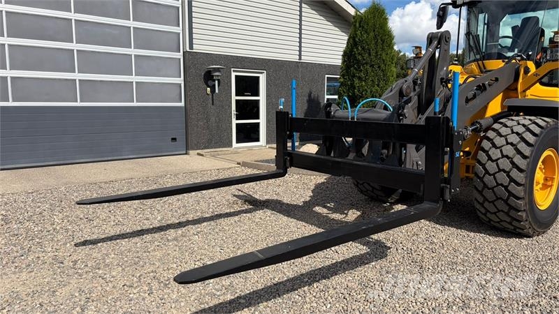 Volvo Pallegafler 9,9 tons Hydraulisk gaffelflyt, med Vo Kolesni nakladalci