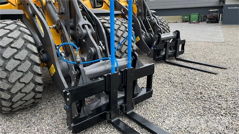 Volvo Pallegafler Hydraulisk 5Tons pallegafler med Volvo Chargeuse sur pneus