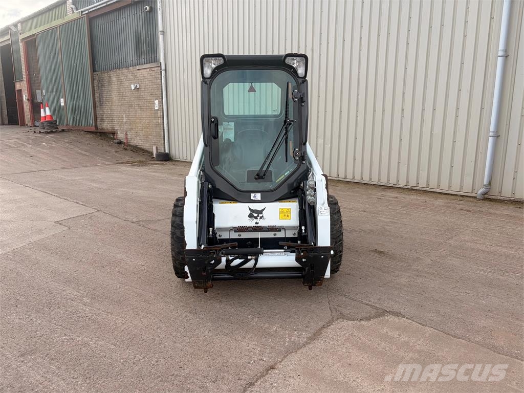 Bobcat S450 Lietoti riteņu kompaktiekrāvēji