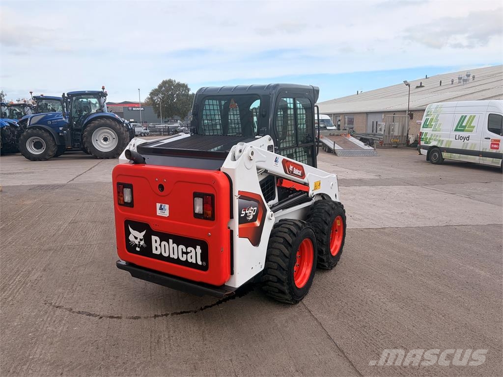 Bobcat S450 Lietoti riteņu kompaktiekrāvēji