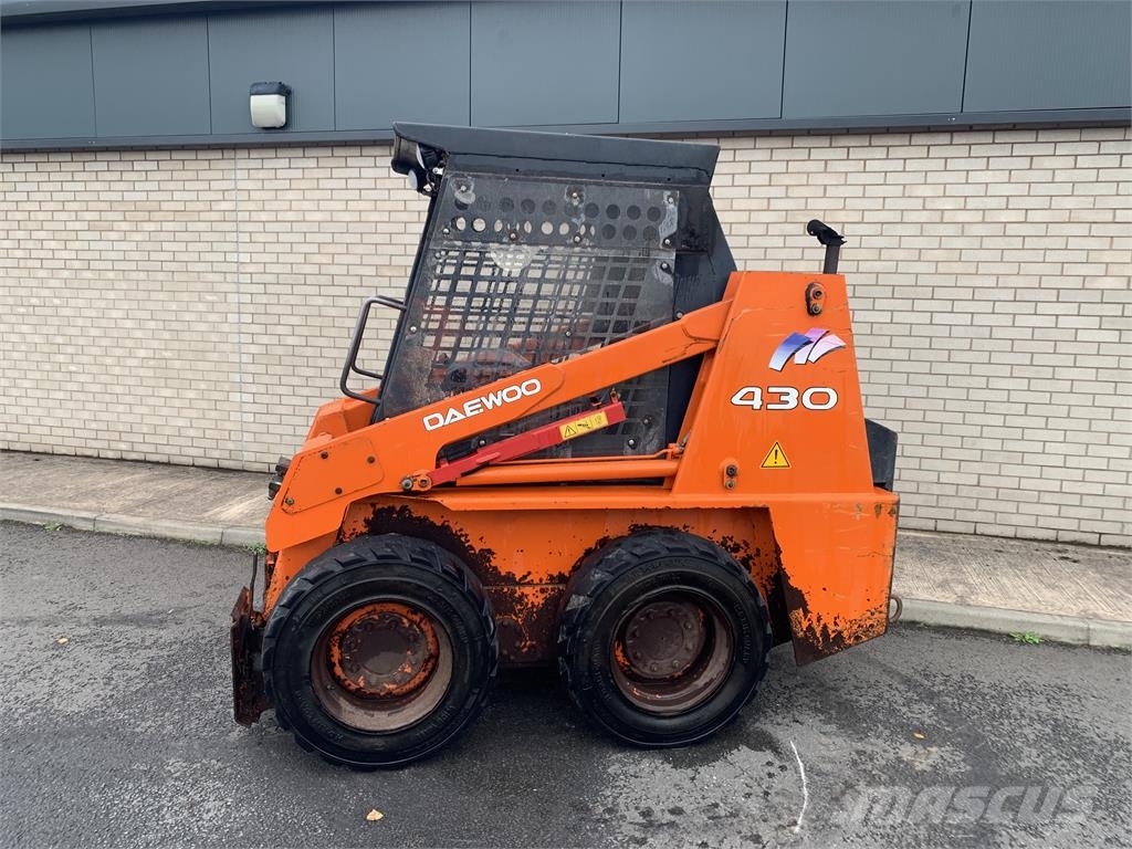 Daewoo 430 Skid steer mini utovarivači
