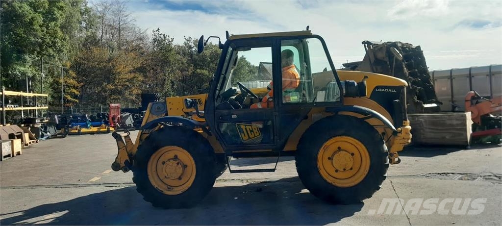 JCB 526 مناولات متداخلة