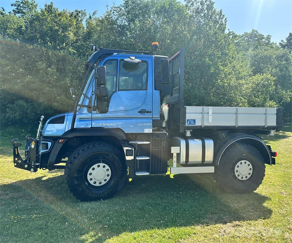 Mercedes-Benz (Unimog) U430 ناقلات الأدوات