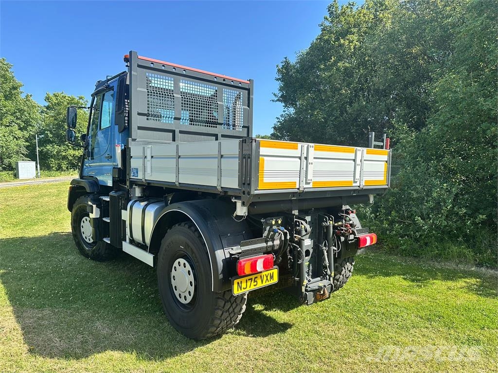 Mercedes-Benz (Unimog) U430 ناقلات الأدوات