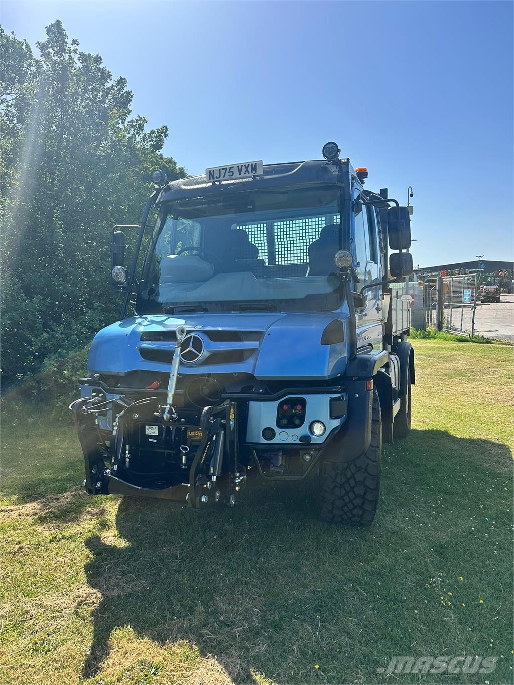 Mercedes-Benz (Unimog) U430 ناقلات الأدوات