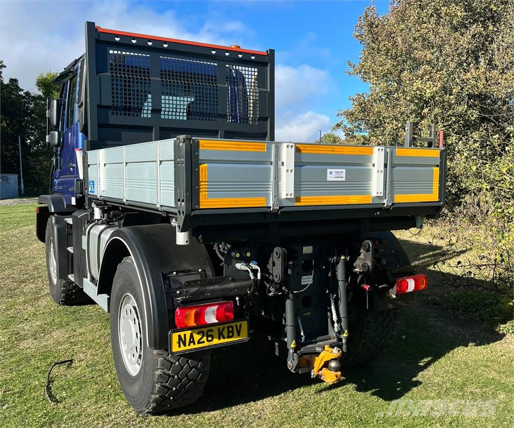 Mercedes-Benz Unimog U435 UniTouch ناقلات الأدوات