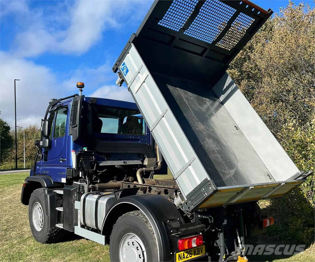 Mercedes-Benz Unimog U435 UniTouch ناقلات الأدوات