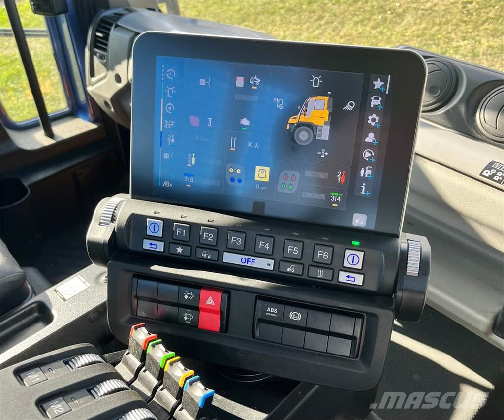 Mercedes-Benz Unimog U435 UniTouch ناقلات الأدوات