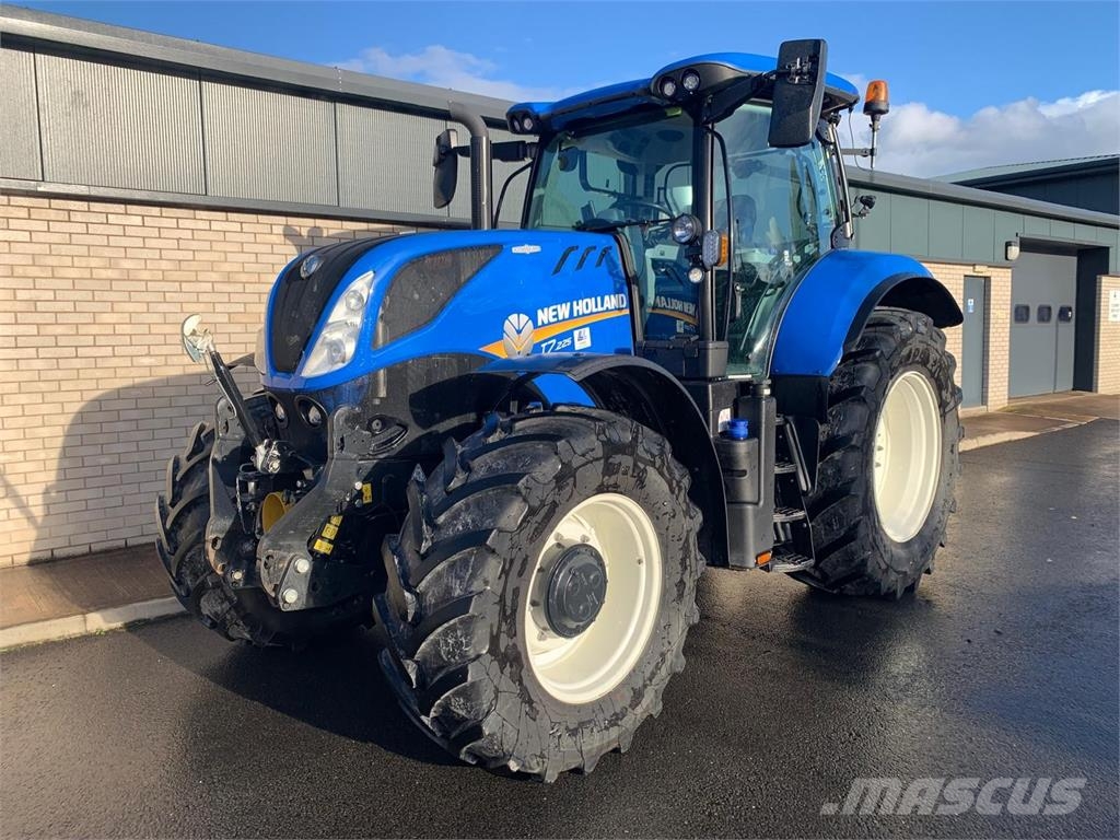 New Holland T7.225 Auto Command Tractors