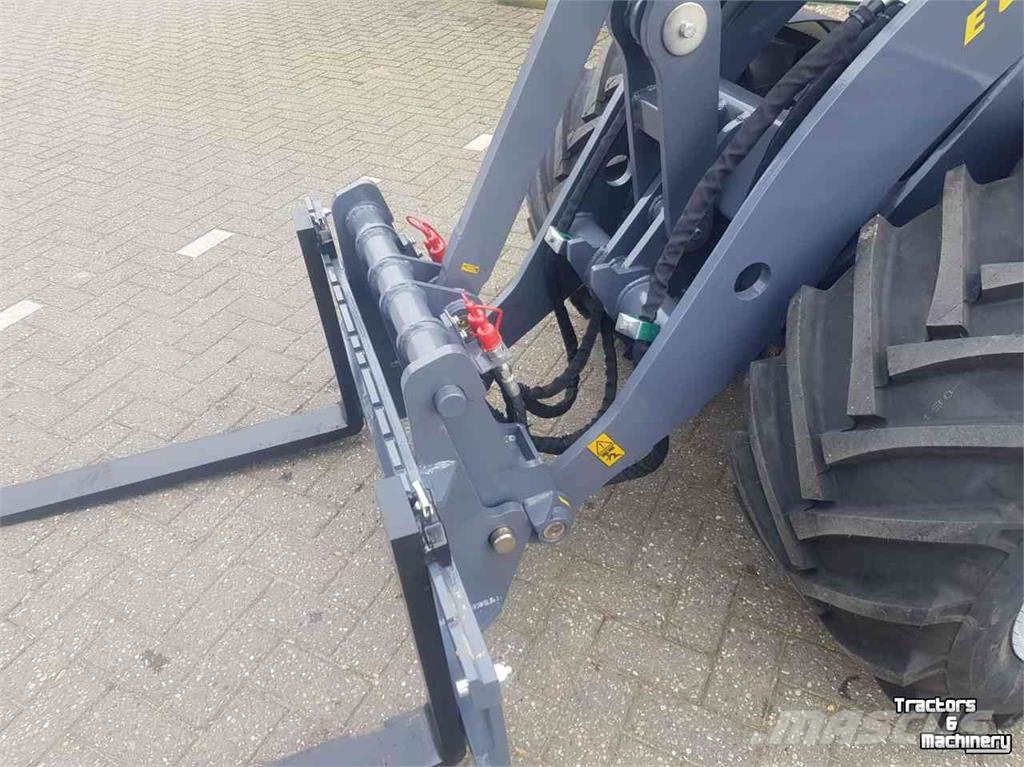 Eurotrac W12S- -XL shovels met Giant - Euro bord رافعة تلسكوبية